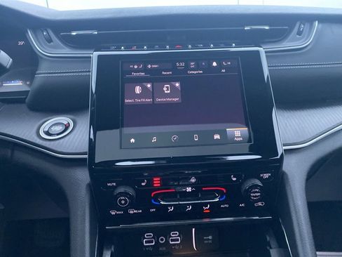 Used 2023 Jeep Grand Cherokee L Laredo image 36