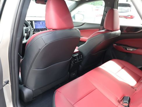 Used 2024 Lexus NX 250 FWD w/ Towing Package (2000 Lbs) image 17