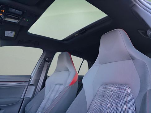 Used 2022 Volkswagen GTI SE image 21