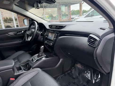 Used 2017 Nissan Rogue Sport SL w/ SL Premium Package AWD/4WD image 21