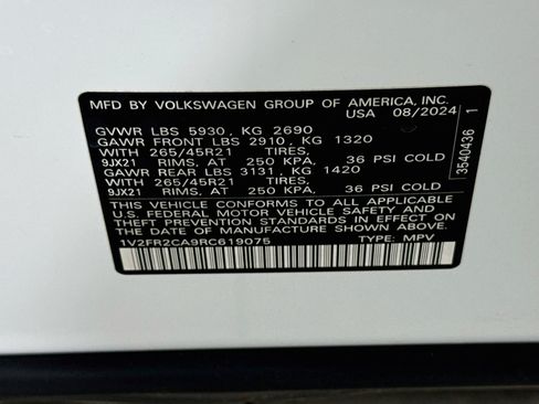 Used 2024 Volkswagen Atlas SEL Premium R-Line AWD/4WD image 32