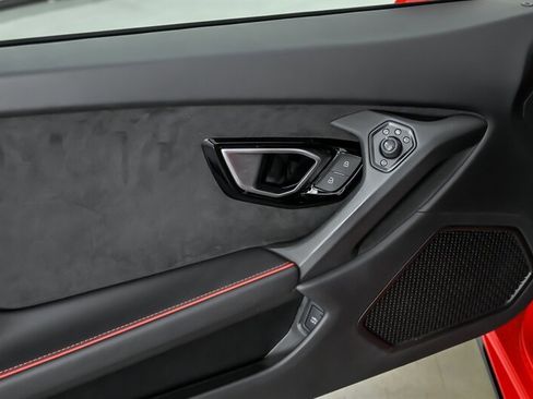 Used 2020 Lamborghini Huracan EVO AWD/4WD image 15