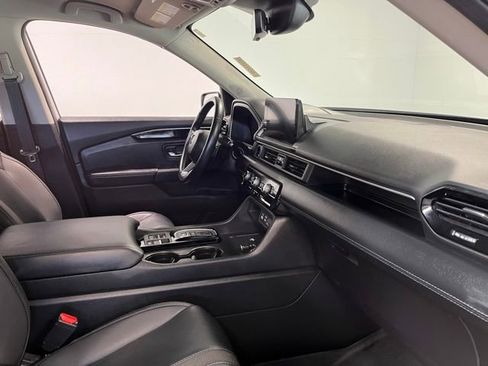 Used 2025 Honda Pilot EX-L image 11