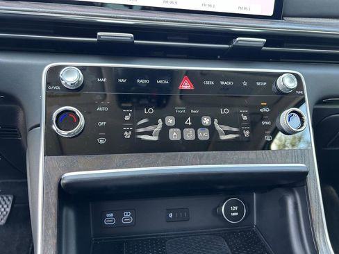 Used 2025 Genesis GV80 3.5T Prestige image 25