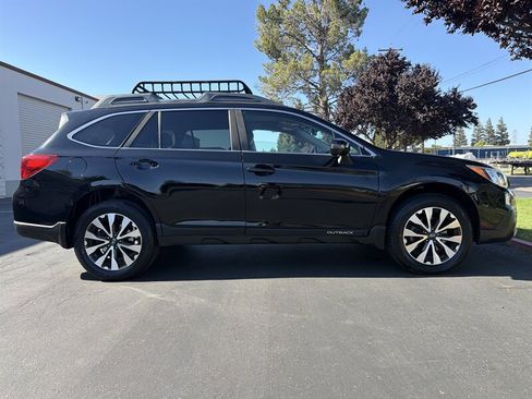 Used 2017 Subaru Outback 2.5i Limited AWD/4WD image 12