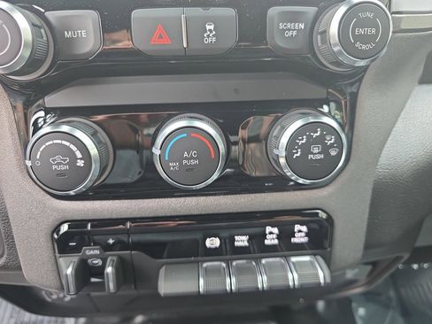 New 2025 RAM 2500 Tradesman w/ Chrome Appearance Group AWD/4WD image 21