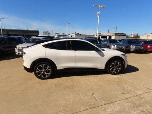 Used 2022 Ford Mustang Mach-E Premium image 8