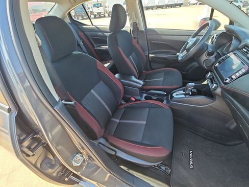 Used 2024 Nissan Versa SR image 31
