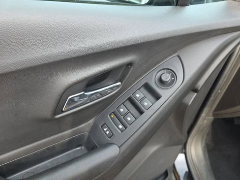 Used 2018 Chevrolet Trax LT w/ Driver Confidence Package FWD image 15