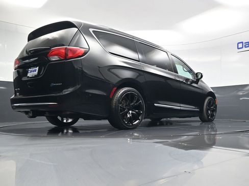 Used 2018 Chrysler Pacifica Limited w/ Advanced Safetytec Group image 46