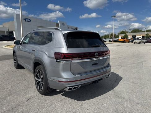 Used 2024 Volkswagen Atlas SEL Premium R-Line AWD/4WD image 3