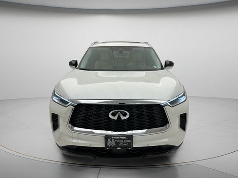 Used 2024 INFINITI QX60 Luxe AWD/4WD image 2
