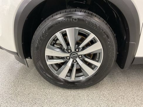 Used 2024 Nissan Pathfinder SL image 9