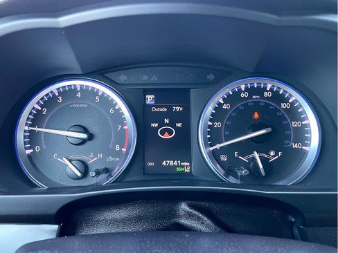 Used 2019 Toyota Highlander Limited Platinum AWD/4WD image 14