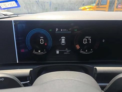 Used 2025 Hyundai Tucson SEL FWD image 6