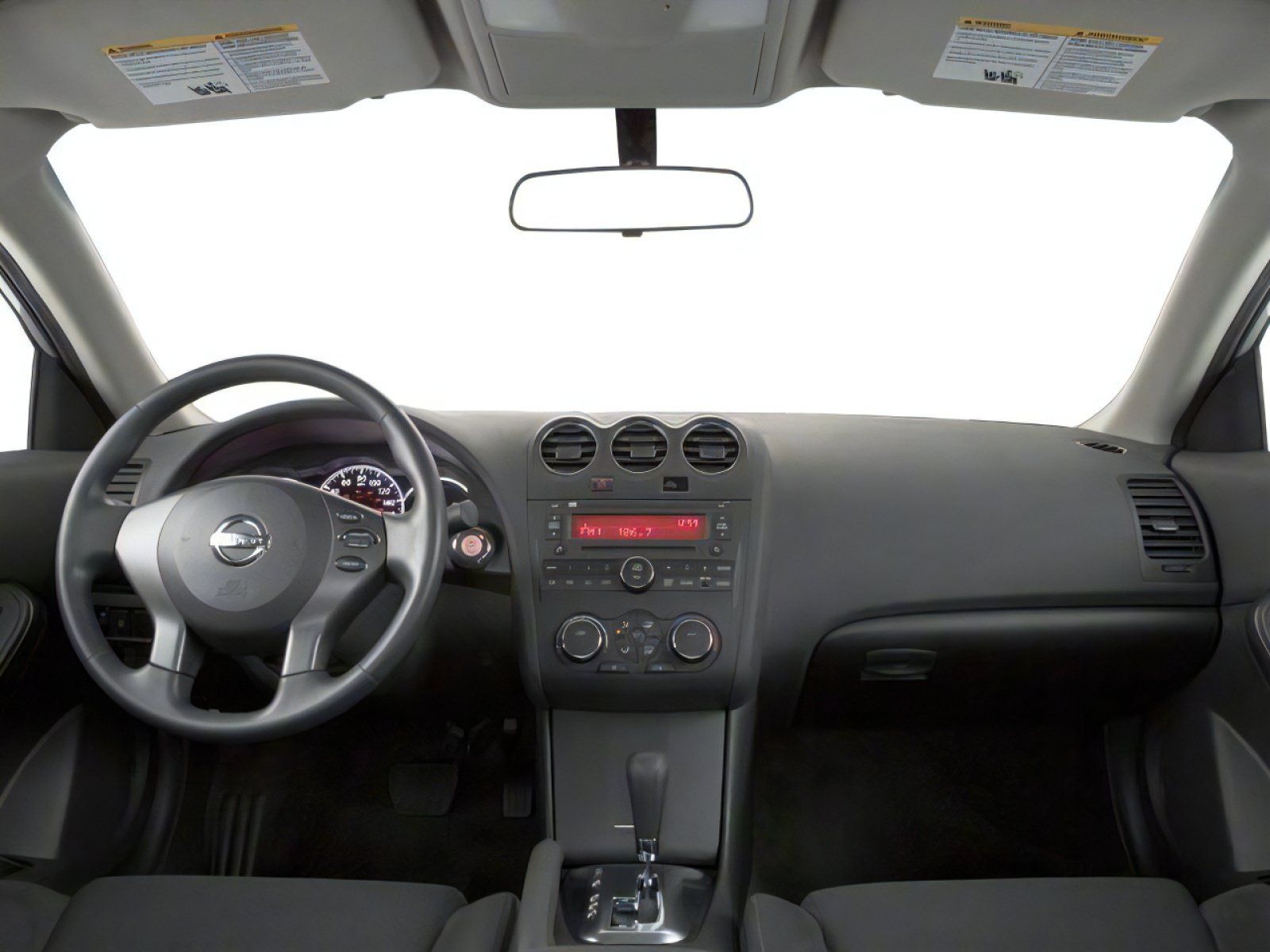 Used 2010 Nissan Altima 3.5 SR w/ Leather Pkg FWD image 5