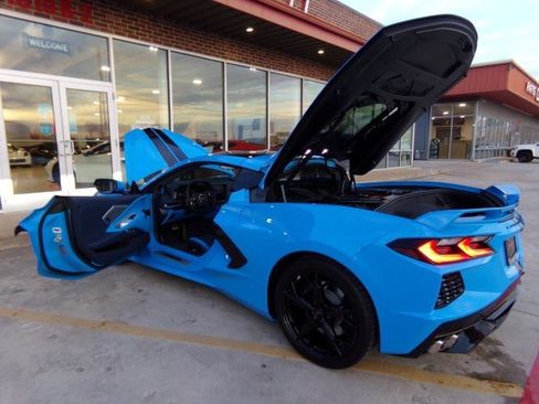 Used 2021 Chevrolet Corvette Stingray Premium Cpe w/ Z51 Performance Package image 16