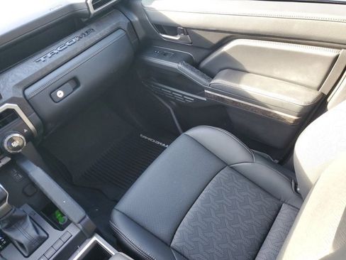 Used 2025 Toyota Tacoma Limited image 9