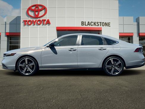 Used 2025 Honda Accord Sport image 6