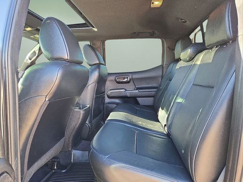 Used 2021 Toyota Tacoma TRD Sport image 14