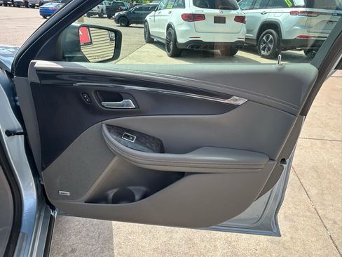 Used 2014 Chevrolet Impala LTZ FWD image 16