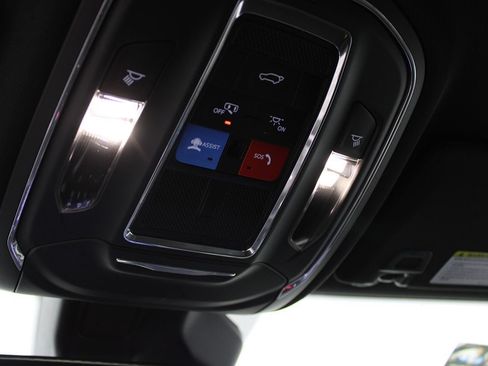 Used 2022 Jeep Grand Cherokee Trailhawk AWD/4WD image 27