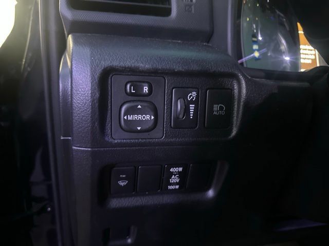 Used 2021 Toyota 4Runner Limited AWD/4WD image 17