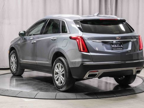 Used 2022 Cadillac XT5 Premium Luxury FWD image 2