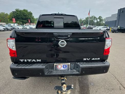 Certified 2022 Nissan Titan SV w/ SV Convenience Package AWD/4WD image 24