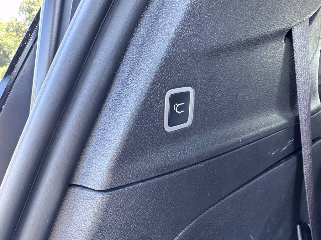 Used 2025 Chrysler Pacifica Select FWD image 39