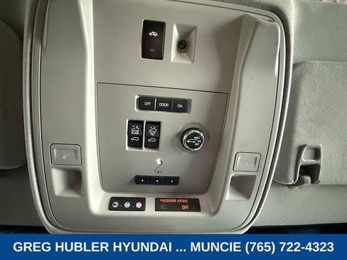 Used 2019 Cadillac Escalade Luxury AWD/4WD image 19