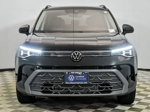 Used 2025 Volkswagen Taos SE image 4