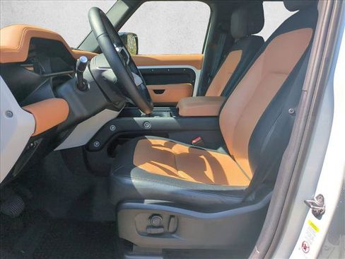 Used 2023 Land Rover Defender 110 X-Dynamic SE image 12