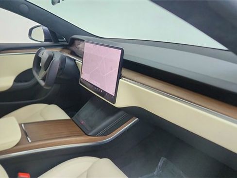 Used 2023 Tesla Model S Standard Range image 19