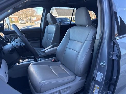 Used 2022 Honda Pilot Touring image 10