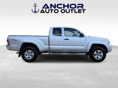 Used 2005 Toyota Tacoma PreRunner RWD image 9