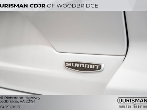 Certified 2024 Jeep Grand Cherokee Summit AWD/4WD image 9