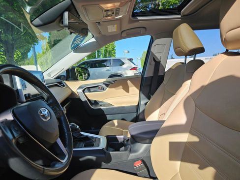 Used 2019 Toyota RAV4 XLE Premium w/ Advanced Technology Package AWD/4WD image 23