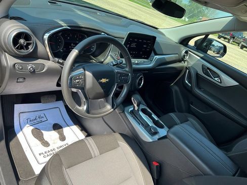 Used 2025 Chevrolet Blazer LT AWD/4WD image 19