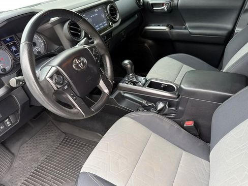 Used 2021 Toyota Tacoma TRD Sport w/ Technology Package RWD image 11