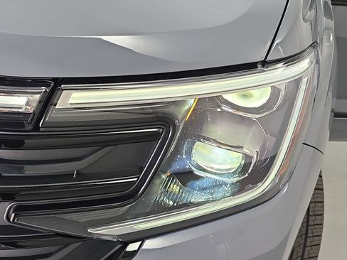 New 2026 Volkswagen Atlas Cross Sport SEL R-Line image 32