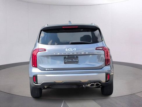 Used 2025 Kia Telluride S FWD image 4