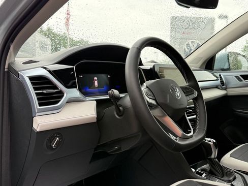 New 2026 Volkswagen Taos SE AWD/4WD image 27