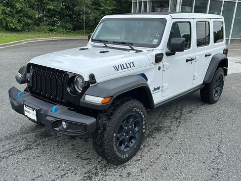 Used 2023 Jeep Wrangler Unlimited w/ Sun & Screen Package AWD/4WD image 1