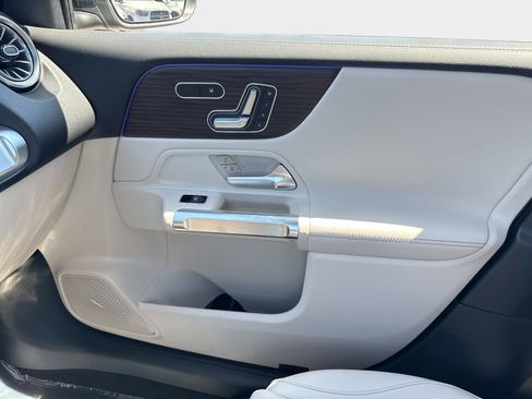New 2026 Mercedes-Benz GLB 250 4MATIC image 23