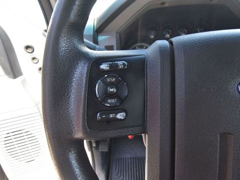 Used 2014 Ford F550 4x4 Regular Cab Super Duty image 33