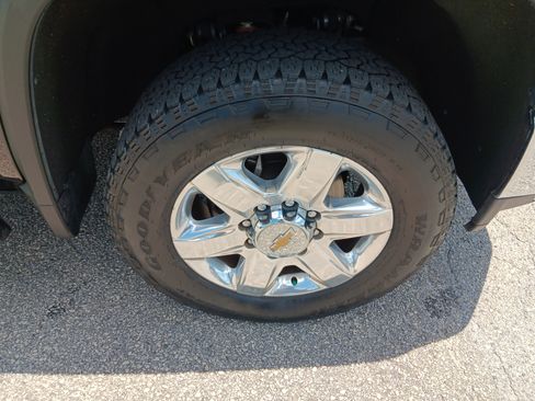 Used 2023 Chevrolet Silverado 2500 LTZ w/ LTZ Convenience Package AWD/4WD image 9