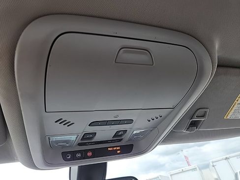 Used 2018 Chevrolet Equinox LT w/ Sun & Infotainment Package AWD/4WD image 17