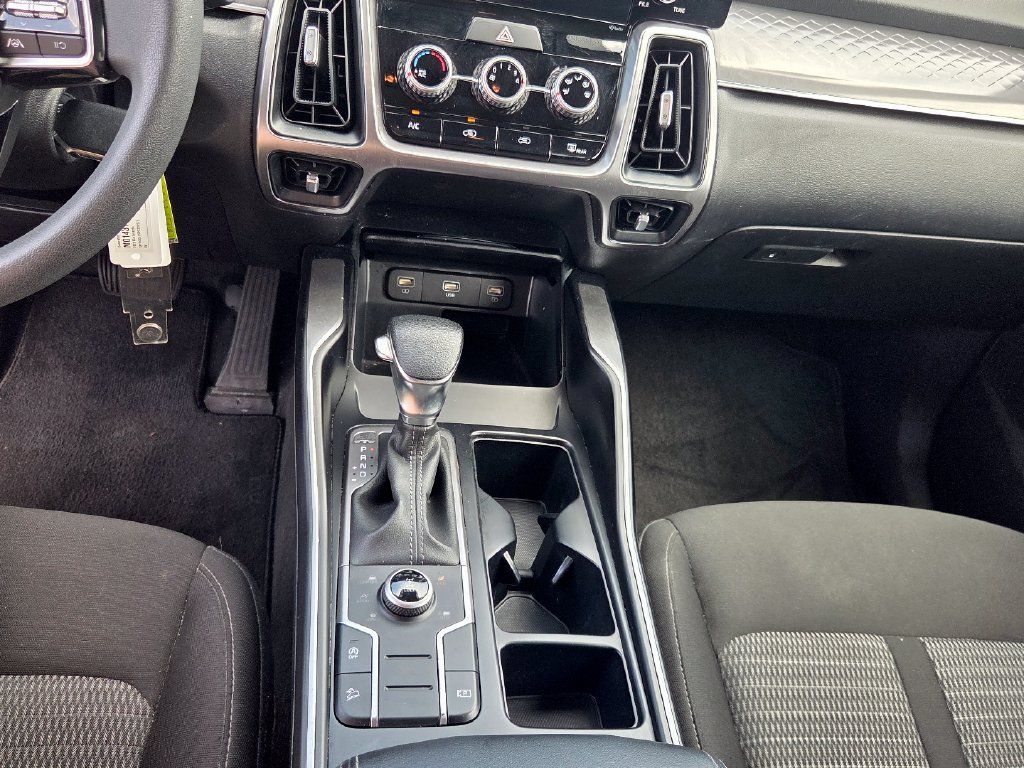 Used 2023 Kia Sorento LX AWD/4WD image 22