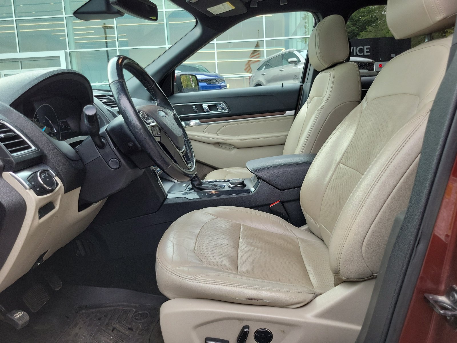 Used 2018 Ford Explorer Limited w/ Equipment Group 301A AWD/4WD image 9